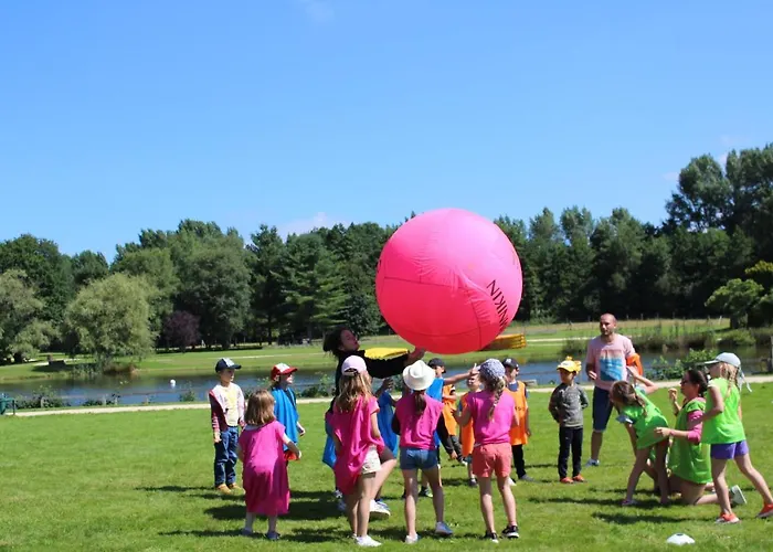 Camping Le Val De Landrouet